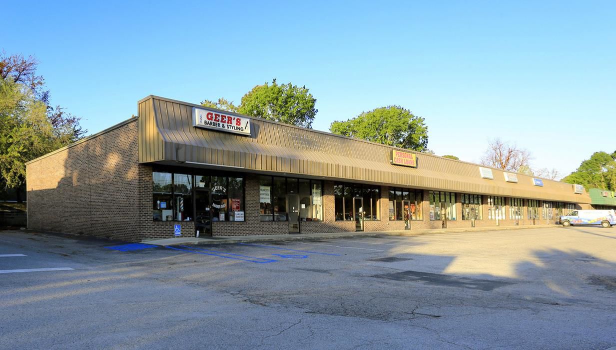 West Ashley strip center sold